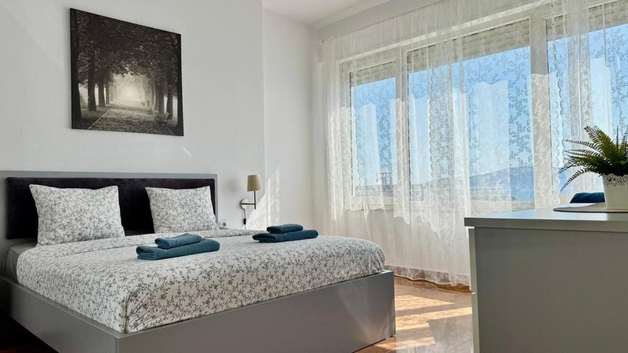 Two Worlds Sea View Apartamento Sarandë