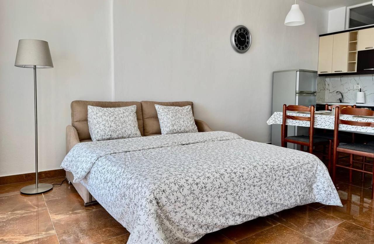 Two Worlds Sea View Apartamento