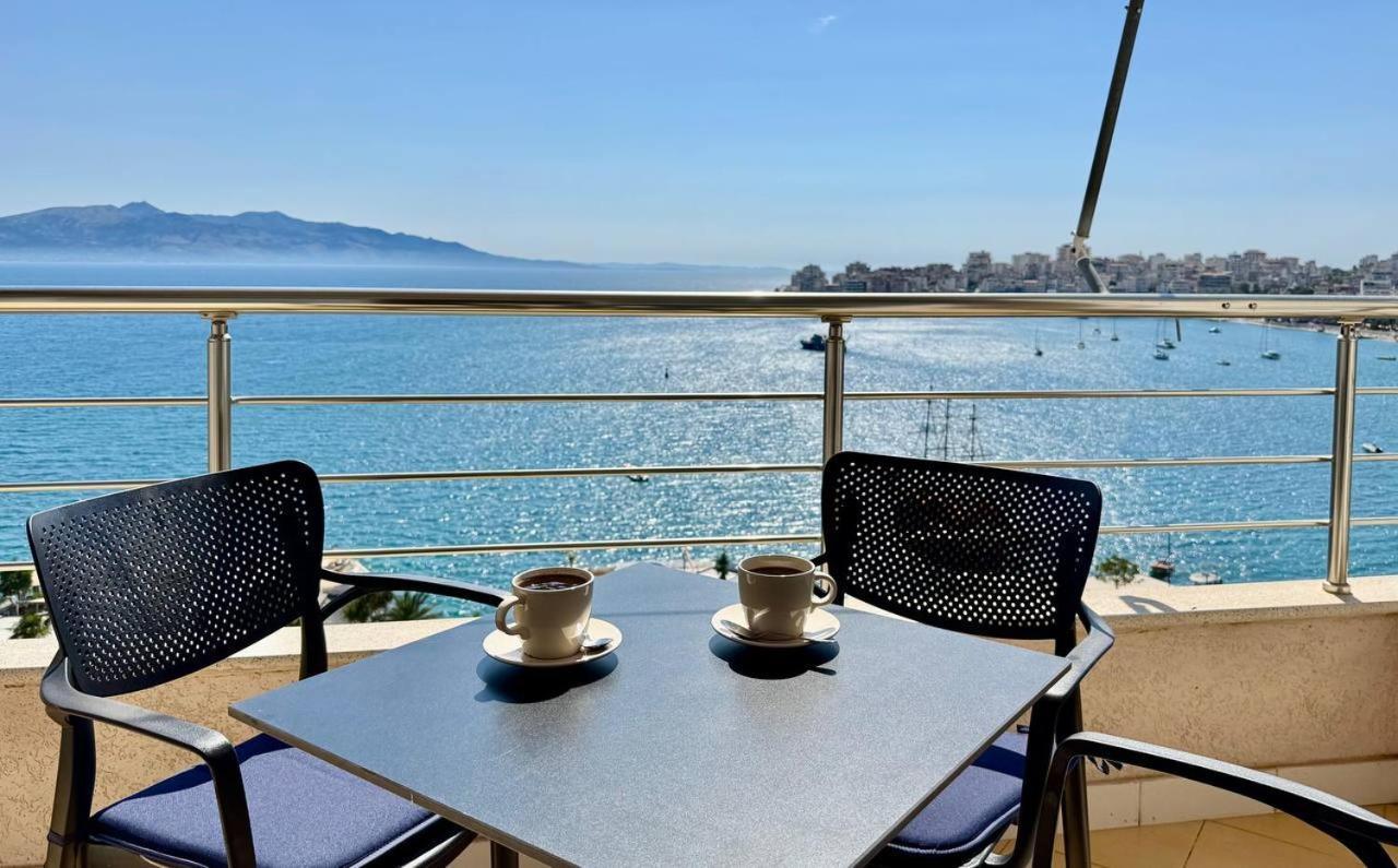 Two Worlds Sea View Apartamento